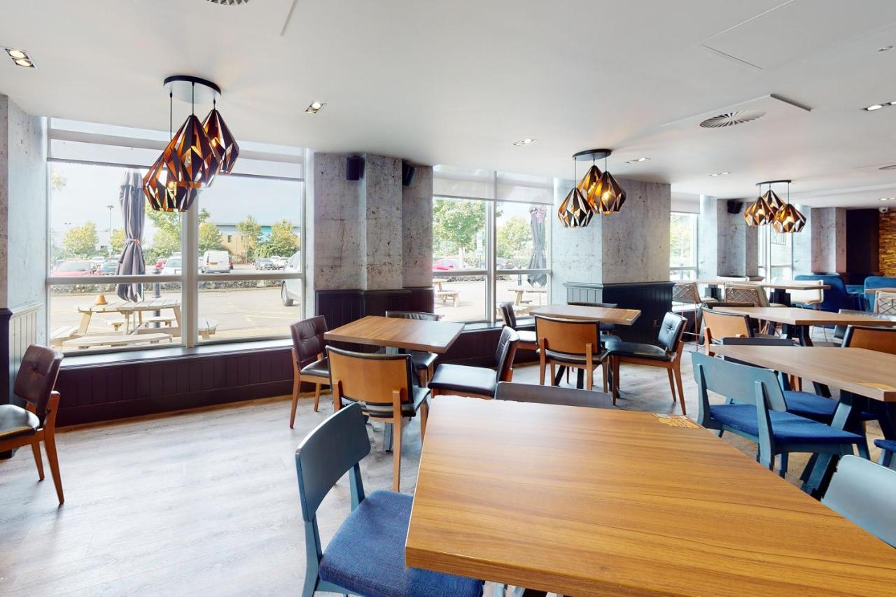 Village Hotel Hull 킹스턴어폰헐 외부 사진